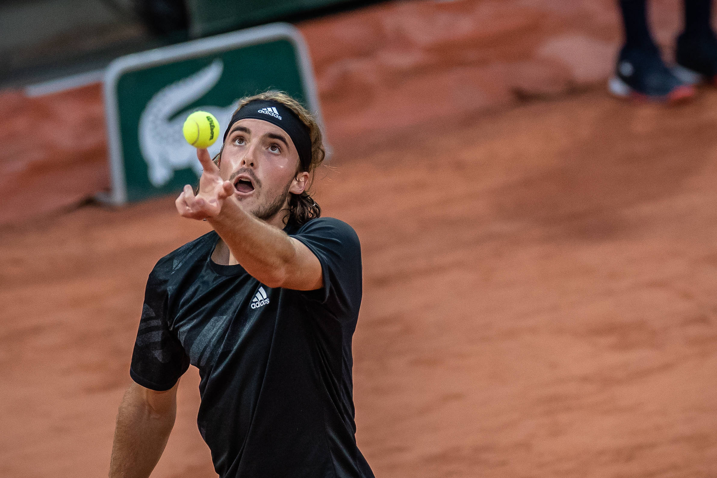 法国网球队爆冷欧洲网球队，西西帕斯惊艳世界