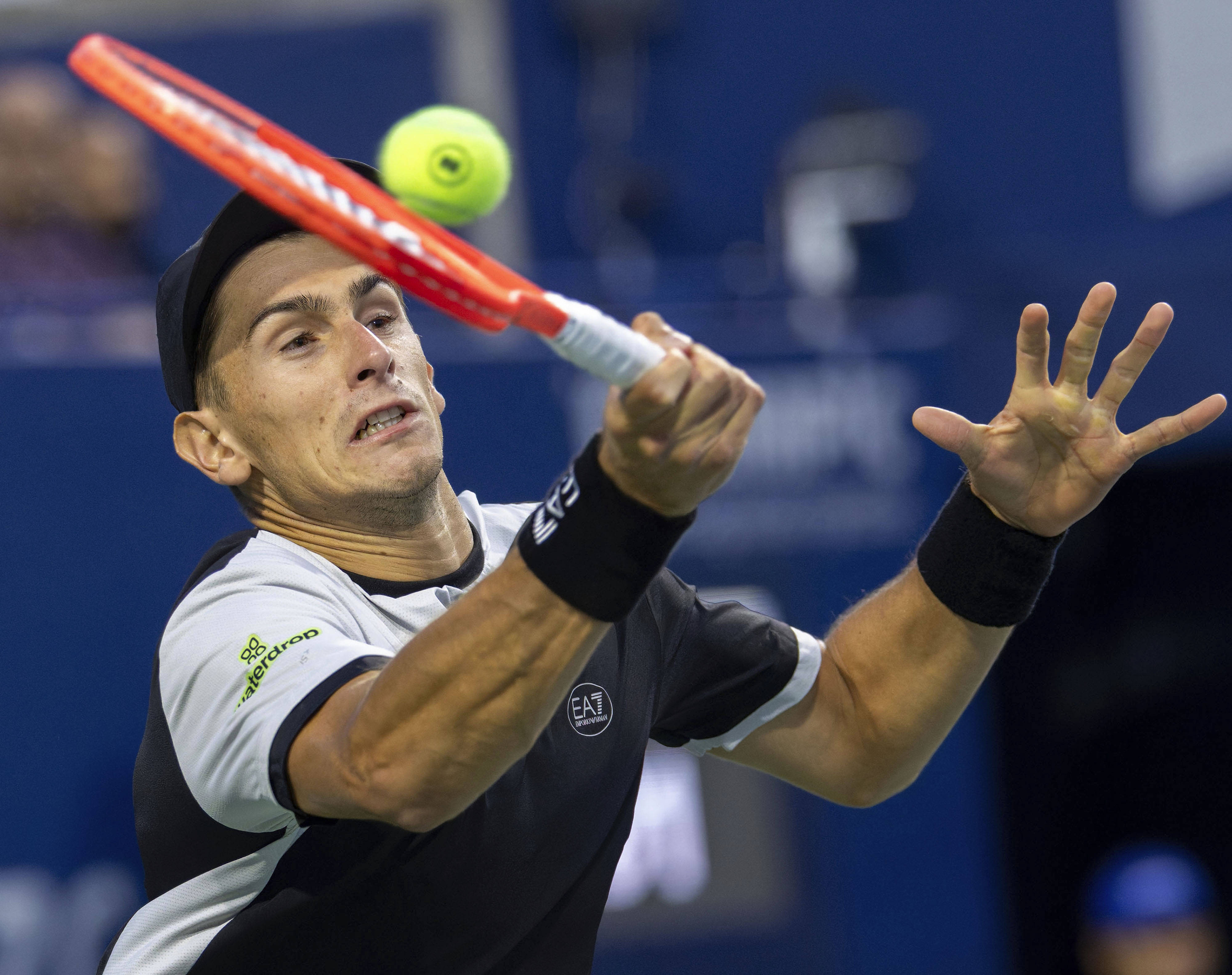 包含意大利网球队险胜西班牙网球队,兹维列夫关键制胜的词条 包含意大利网球队险胜西班牙网球队,兹维列夫关键制胜的词条