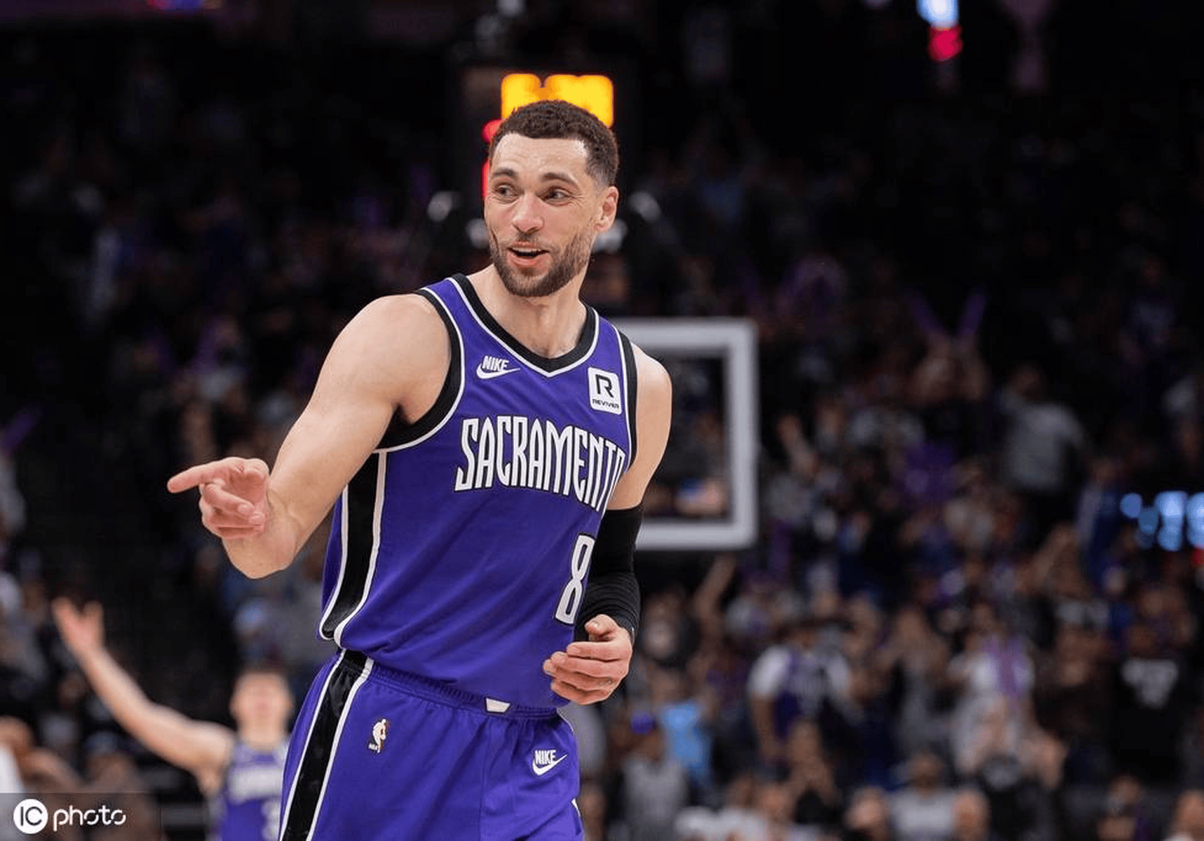 猛龙翻盘雄鹿B队,拉文高光表现 猛龙翻盘雄鹿B队,拉文高光表现