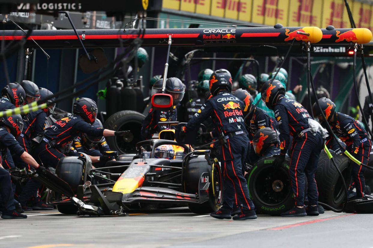 红牛车队绝杀哈斯车队，维斯塔潘扛起全队的简单介绍