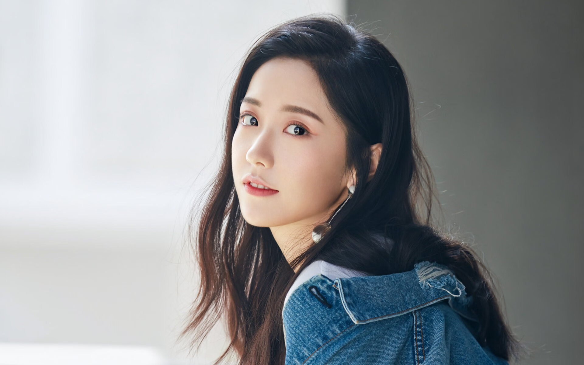 慈善赛的魔力之夜，日本旅欧群星轻取塞维利亚，伊布王者带队定义胜利