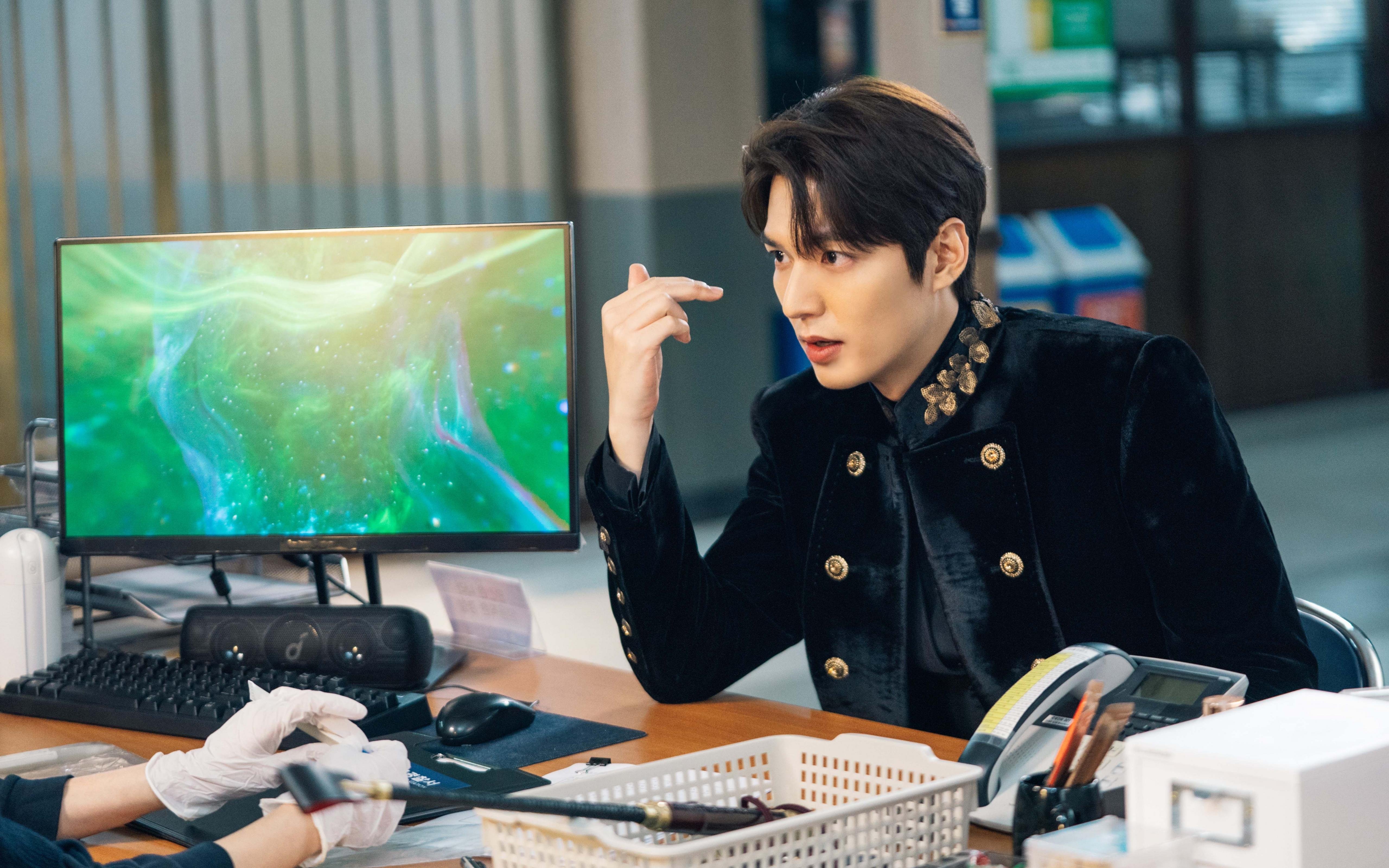 双轨记，于轰鸣与奔袭中，窥见那决定性的唯一路径